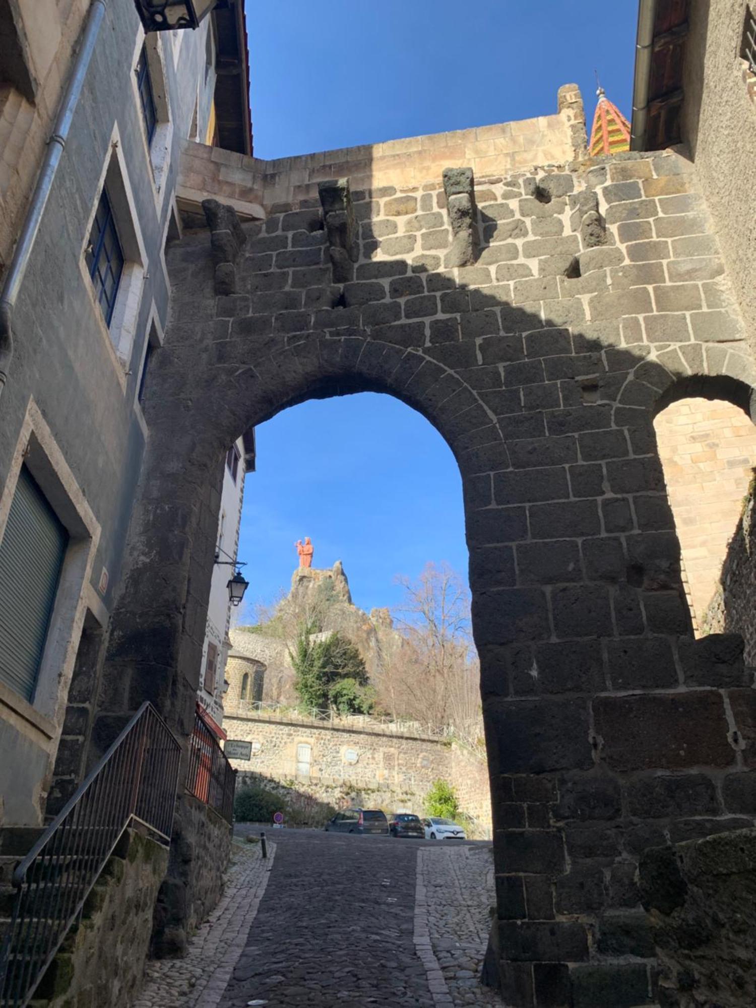 Aux Portes Du Mont Anis Le Puy-en-Velay Екстериор снимка