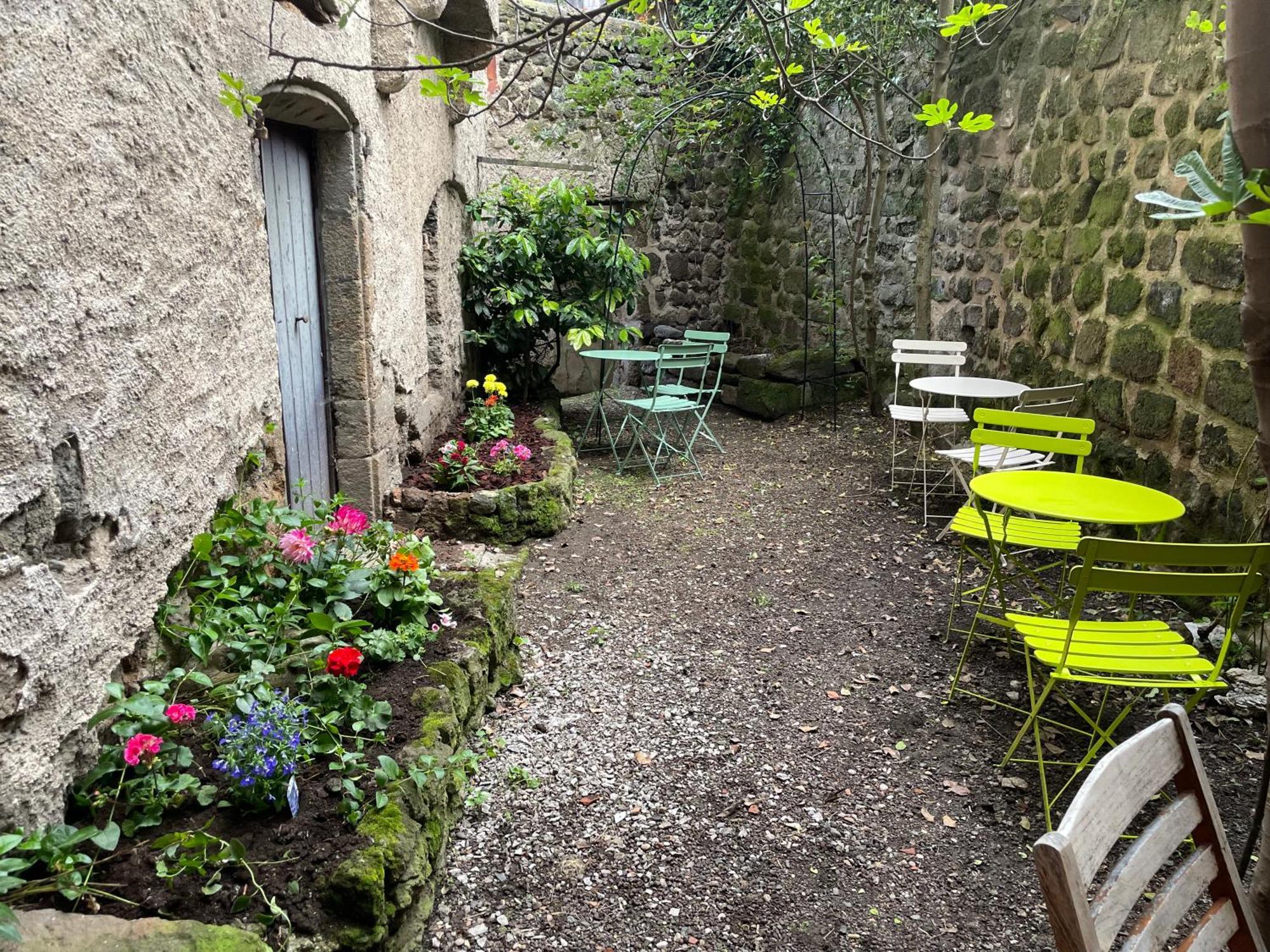 Aux Portes Du Mont Anis Le Puy-en-Velay Екстериор снимка